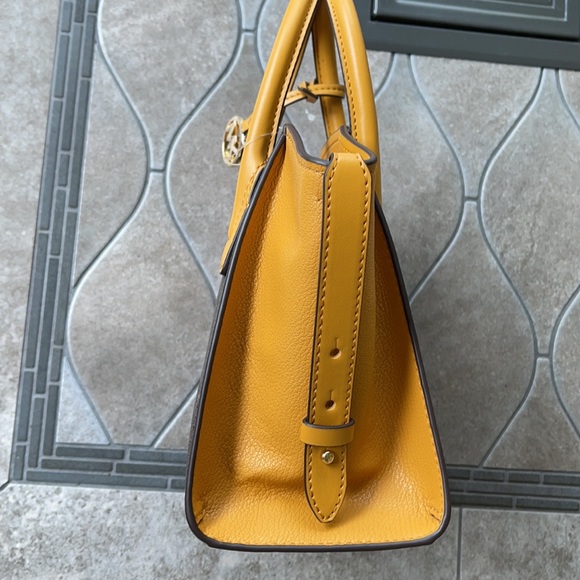 Michael Kors Avril Small Marigold Signature PVC Top Zip Satchel Crossbody Bag - Picture 4 of 16